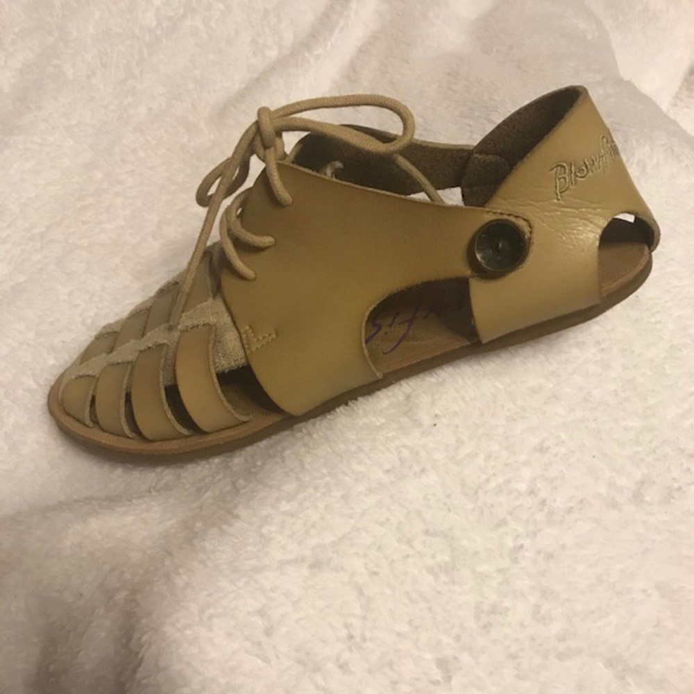 8 Blowfish Malibu Tan Canvas Manmade Uppers Flats